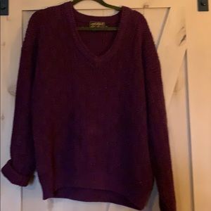 Men’s v-neck Eddie Bauer sweater size xl